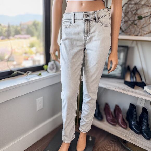 White House Black Market Denim - White House Black Market-MidRise Girlfriend-Everyday Soft-White Washed Jean-SZ 0